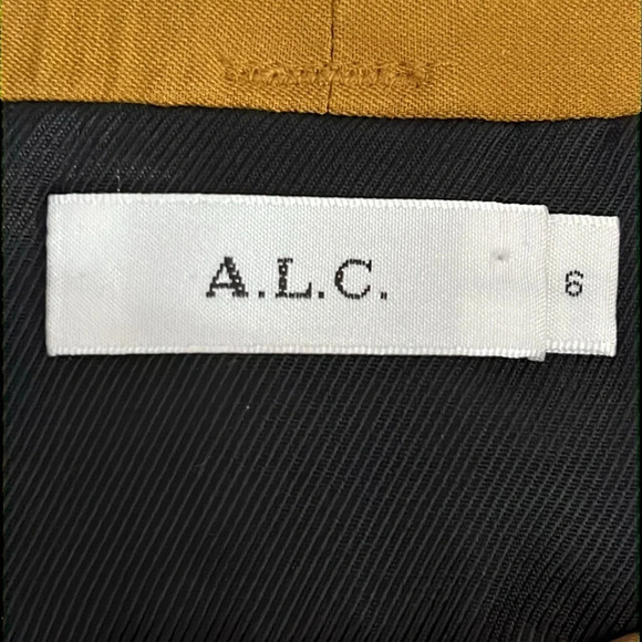 A.L.C. Bryce Belted Mini Skirt in Gold - Size 6 - Picture 5 of 7